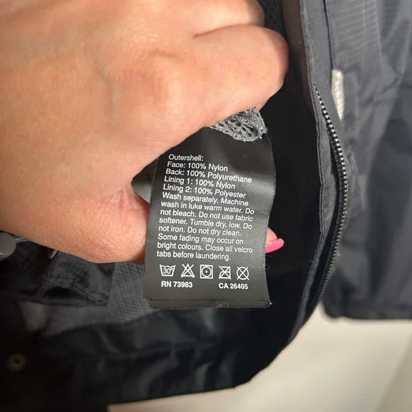 Helly Hansen Yu Ervik Waterproof Rain Full Zip Up Jacket in 990 Black size XS - Picture 14 of 14